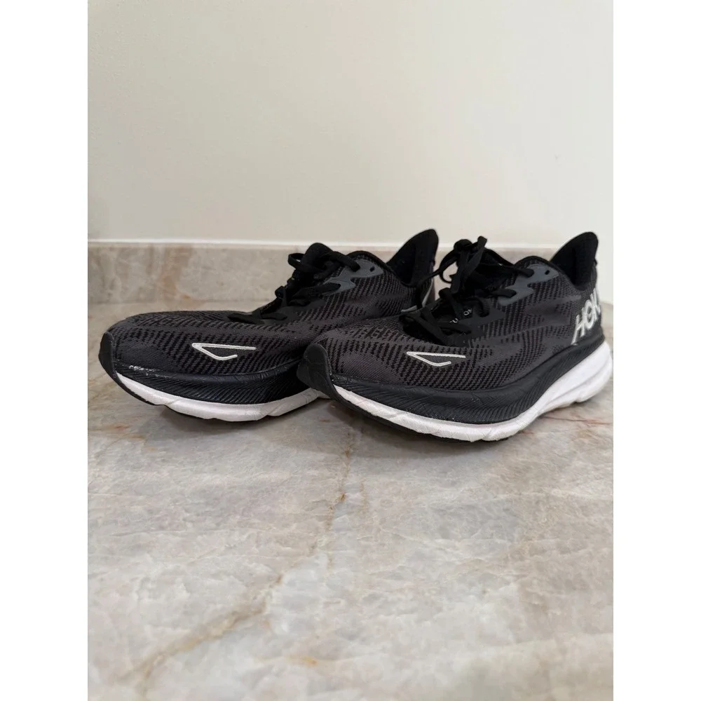 HOKA Clifton 9 Running Shoes Black White Style 1132210 BWHT Men's Size 8D